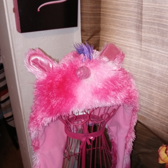 SOLD- Child Unicorn hat built in scarf and gloves. - Picture 3 of 4